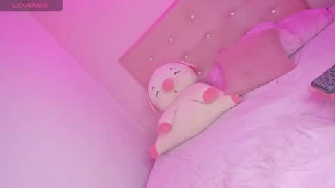 Snapshot of jaddy_lol chatting on 02-23-25, 02:35 Vanniall online show from 02-23-25, 02:35