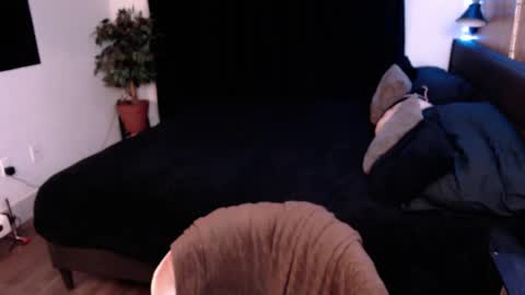 Jade online show from 09-29-25, 01:55