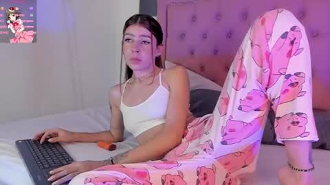 Jade  online show from 01-28-25, 09:19