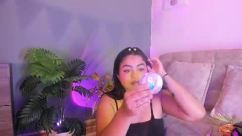 Snapshot of jade_brunnette chatting on 06-15-26, 08:22 Jade Brunete online show from 06-15-26, 08:22