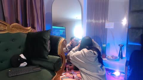 Sara online show from 09-13-25, 12:27