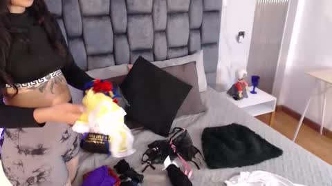 Sara online show from 10-15-25, 12:38