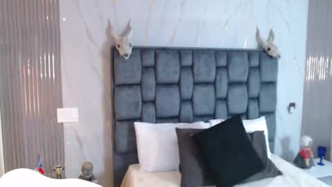 Sara online show from 10-25-25, 12:23