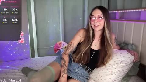 Snapshot of jade_margot chatting on 11-10-25, 12:20 Jade Margot online show from 11-10-25, 12:20