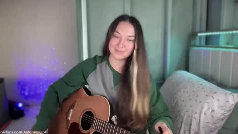 Snapshot of jade_margot chatting on 11-18-25, 10:03 Jade Margot online show from 11-18-25, 10:03