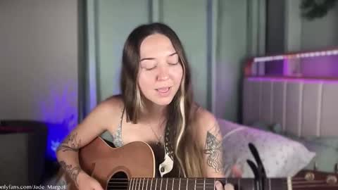 Snapshot of jade_margot chatting on 11-22-25, 04:00 Jade Margot online show from 11-22-25, 04:00