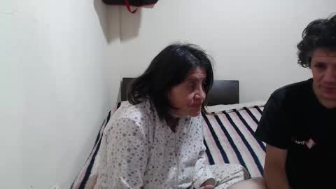 jade y noah online show from 09-24-25, 11:46