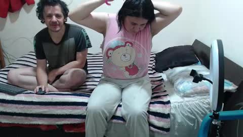 jade y noah online show from 10-08-25, 11:52