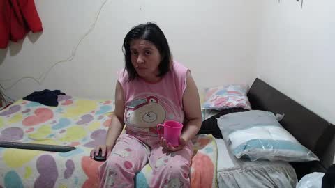 jade y noah online show from 10-22-25, 12:16