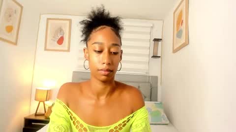 Snapshot of jade_obi chatting on 12-14-24, 03:58 Jade smile online show from 12-14-24, 03:58