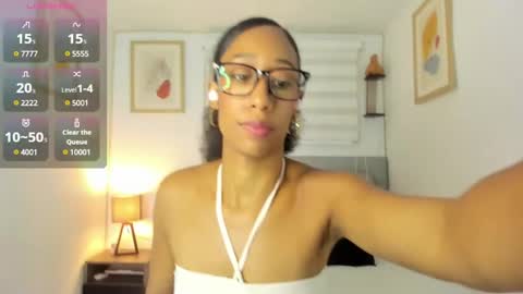 Snapshot of jade_obi chatting on 03-06-25, 04:28 Jade smile online show from 03-06-25, 04:28