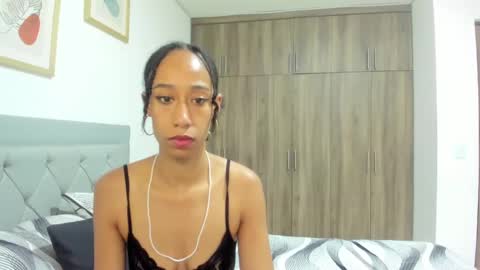 Snapshot of jade_obi chatting on 09-15-25, 02:50 Jade smile online show from 09-15-25, 02:50