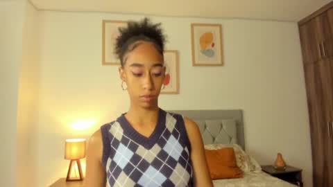 Snapshot of jade_obi chatting on 10-02-25, 03:19 Jade smile online show from 10-02-25, 03:19