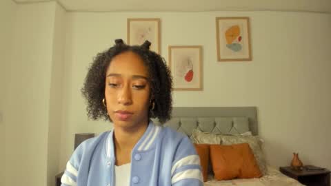 Snapshot of jade_obi chatting on 10-11-25, 06:06 Jade smile online show from 10-11-25, 06:06