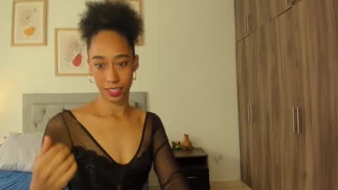 Snapshot of jade_obi chatting on 10-18-25, 03:13 Jade smile online show from 10-18-25, 03:13