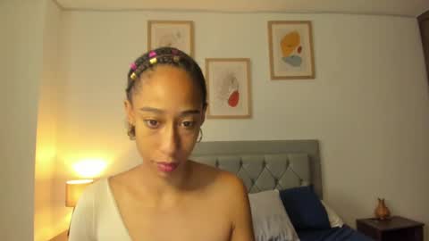 Snapshot of jade_obi chatting on 10-21-25, 03:13 Jade smile online show from 10-21-25, 03:13