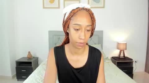 Snapshot of jade_obi chatting on 10-29-25, 04:09 Jade smile online show from 10-29-25, 04:09