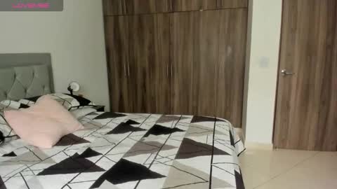 Snapshot of jade_obi chatting on 11-25-25, 04:40 Jade smile online show from 11-25-25, 04:40