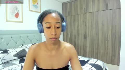 Snapshot of jade_obi chatting on 12-04-25, 04:38 Jade smile online show from 12-04-25, 04:38