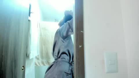 Jade smile online show from 04-25-26, 02:58