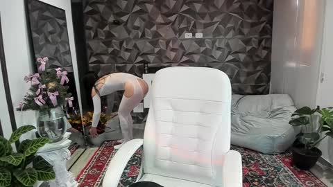 Snapshot of jade_porn chatting on 12-03-24, 11:33 Jade  independent model online show from 12-03-24, 11:33