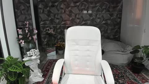 Snapshot of jade_porn chatting on 12-08-24, 11:24 Jade  independent model online show from 12-08-24, 11:24