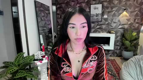 Snapshot of jade_porn chatting on 01-25-25, 03:41 Jade  independent model online show from 01-25-25, 03:41