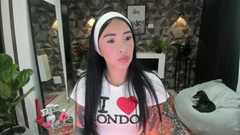 Snapshot of jade_porn chatting on 02-24-25, 12:05 Jade  independent model online show from 02-24-25, 12:05