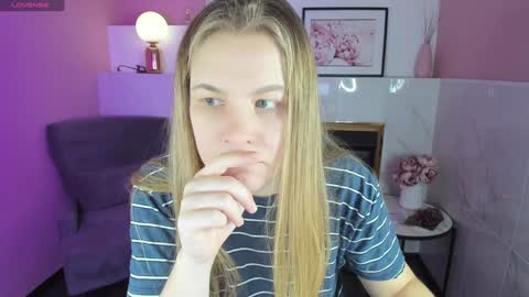 Jade online show from 01-11-25, 01:32