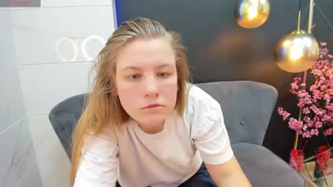 Jade online show from 02-16-25, 04:42