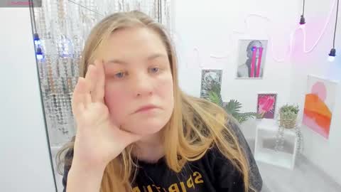 Jade online show from 02-21-25, 08:49