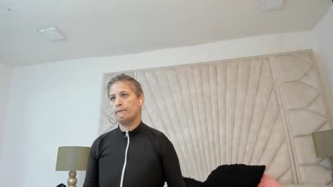 Snapshot of jade_squirt chatting on 09-25-25, 11:36 Jade online show from 09-25-25, 11:36