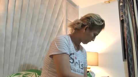 Snapshot of jade_squirt chatting on 11-05-25, 09:31 Jade online show from 11-05-25, 09:31