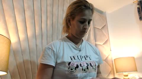 Snapshot of jade_squirt chatting on 11-10-25, 11:42 Jade online show from 11-10-25, 11:42