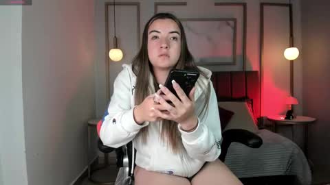 jade_vela online show from 10-06-25, 07:33