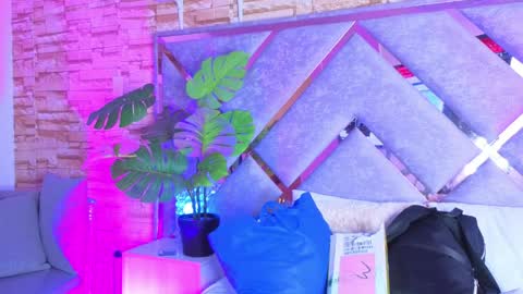 jade white  online show from 04-02-26, 12:58