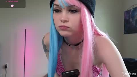 Bunnie Jade online show from 10-18-25, 06:08