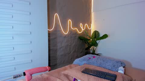 jadee__ online show from 02-01-25, 02:05