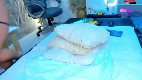 jadee__ online show from 02-06-25, 07:45