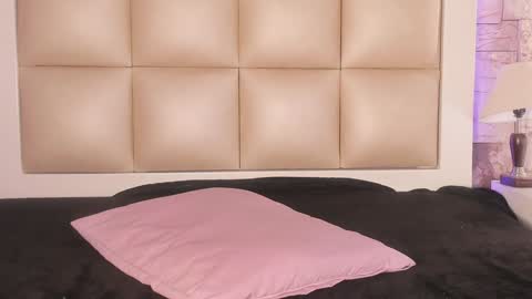 jadeestudios online show from 01-07-25, 07:49