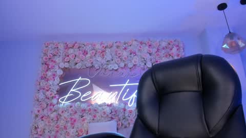 JADE EVANS online show from 01-03-25, 09:05