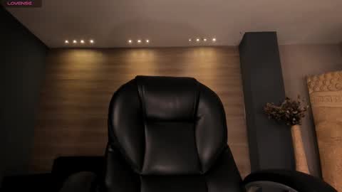 JADE EVANS online show from 03-11-25, 04:07