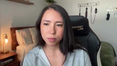 Jade Love online show from 11-14-25, 08:18