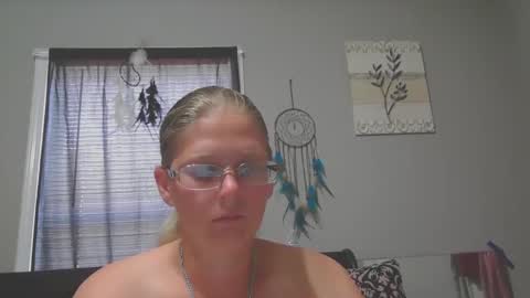 Snapshot of jadeluv chatting on 10-04-25, 04:49 JadeLuv online show from 10-04-25, 04:49
