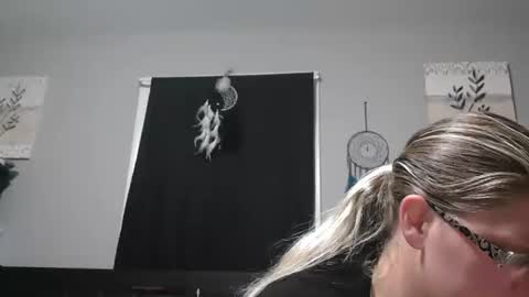 Snapshot of jadeluv chatting on 12-17-25, 01:33 JadeLuv online show from 12-17-25, 01:33