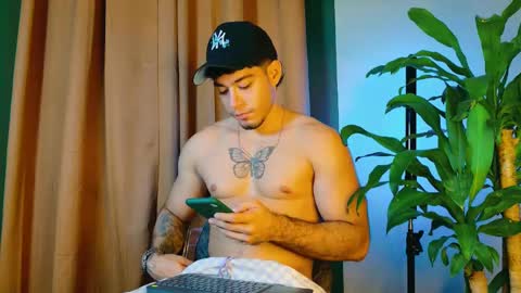 Snapshot of jadenfeynman chatting on 02-17-25, 01:25 Jaden Feynman online show from 02-17-25, 01:25