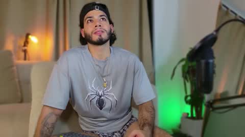 Snapshot of jadenfeynman chatting on 10-29-25, 04:15 Jaden Feynman online show from 10-29-25, 04:15