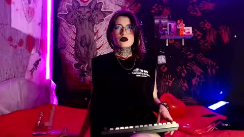 Alex and Venus online show from 11-16-25, 03:45