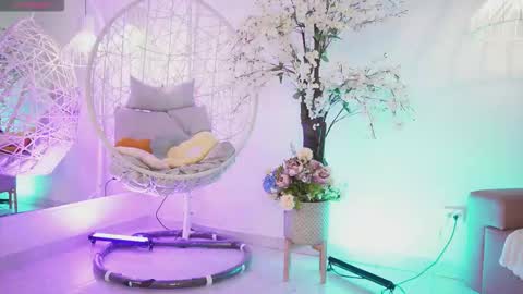 Snapshot of jadesummerr chatting on 09-15-25, 11:32 Jade Summer online show from 09-15-25, 11:32