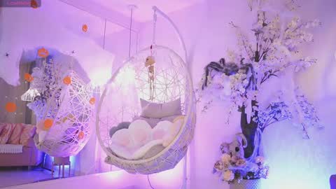 Snapshot of jadesummerr chatting on 10-08-25, 11:30 Jade Summer online show from 10-08-25, 11:30